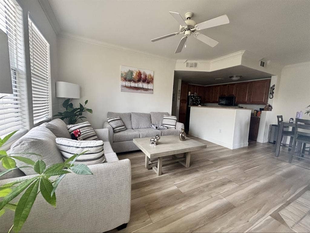 Rent a private bedroom and bathroom