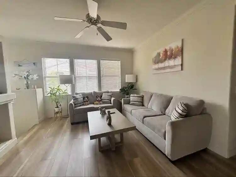 Rent a private bedroom and bathroom