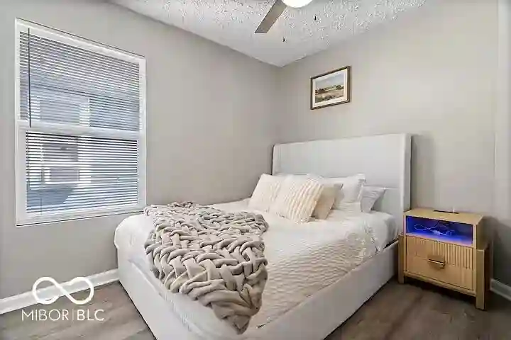 Fully furnished & close to downtown
