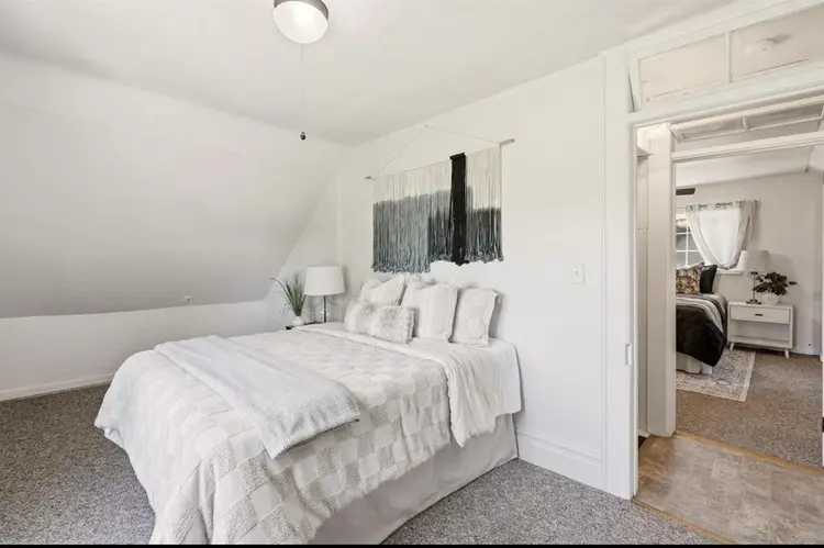 Room for rent half bath attached