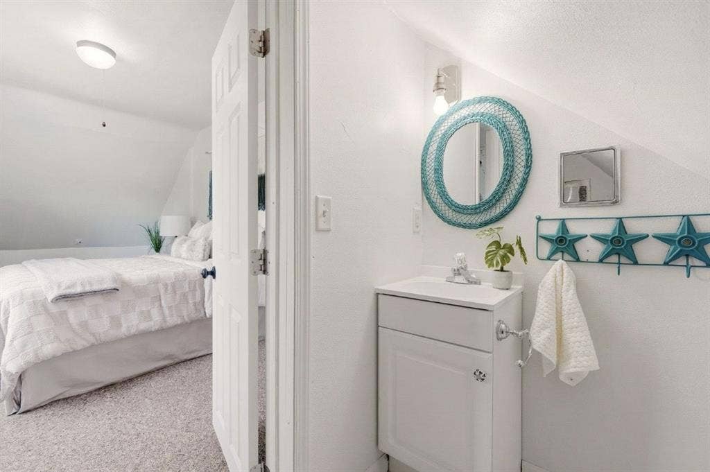 Room for rent half bath attached