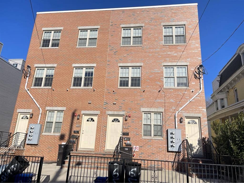 Apartment unit near the Drexel