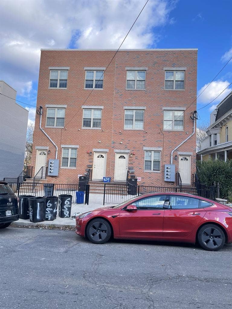 Apartment unit near the Drexel