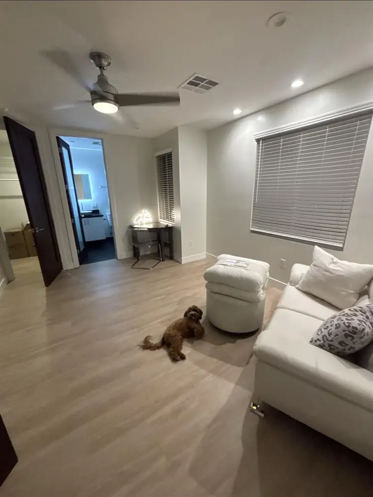 Two Rooms w/ private bath, closet