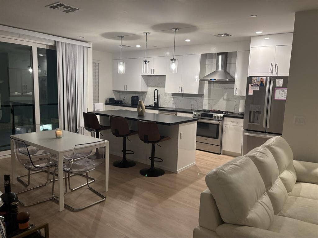 Two Rooms w/ private bath, closet