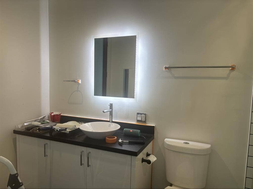Two Rooms w/ private bath, closet