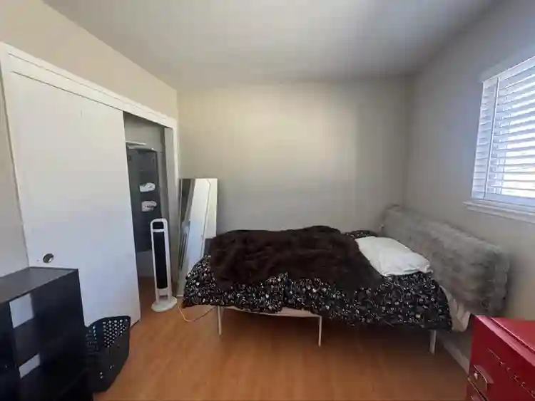 1R00m in Sunnyvale include bills