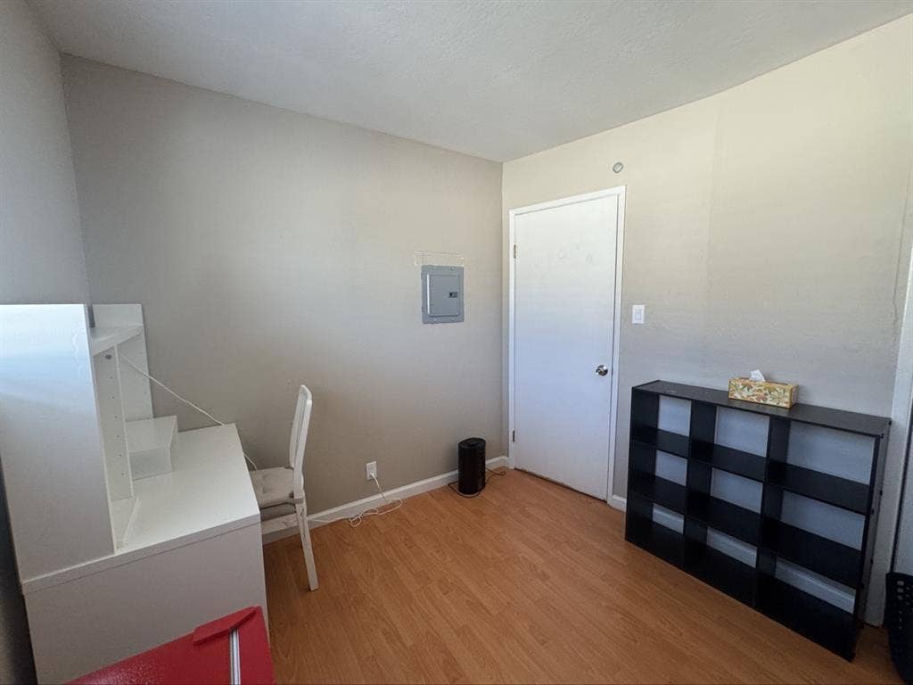 1R00m in Sunnyvale include bills