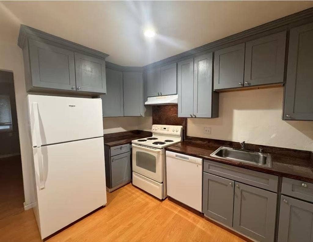 1r00m in Sunnyvale include bills