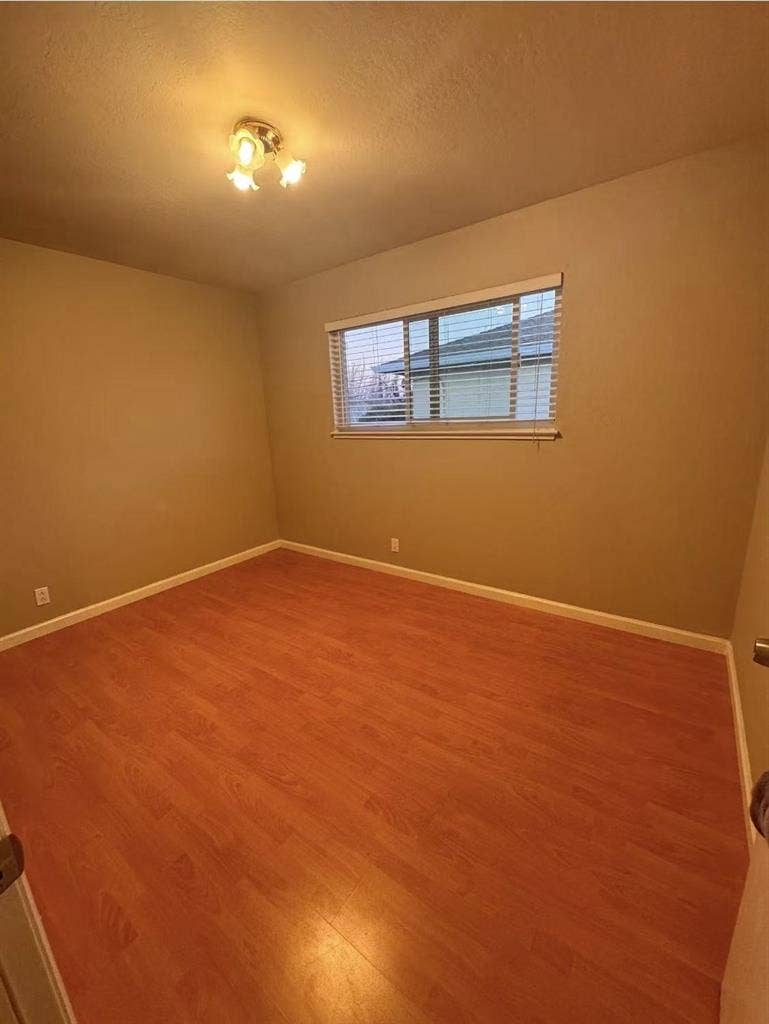 1r00m in Sunnyvale include bills