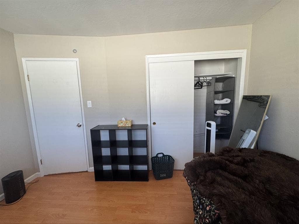 1R00m in Sunnyvale include bills