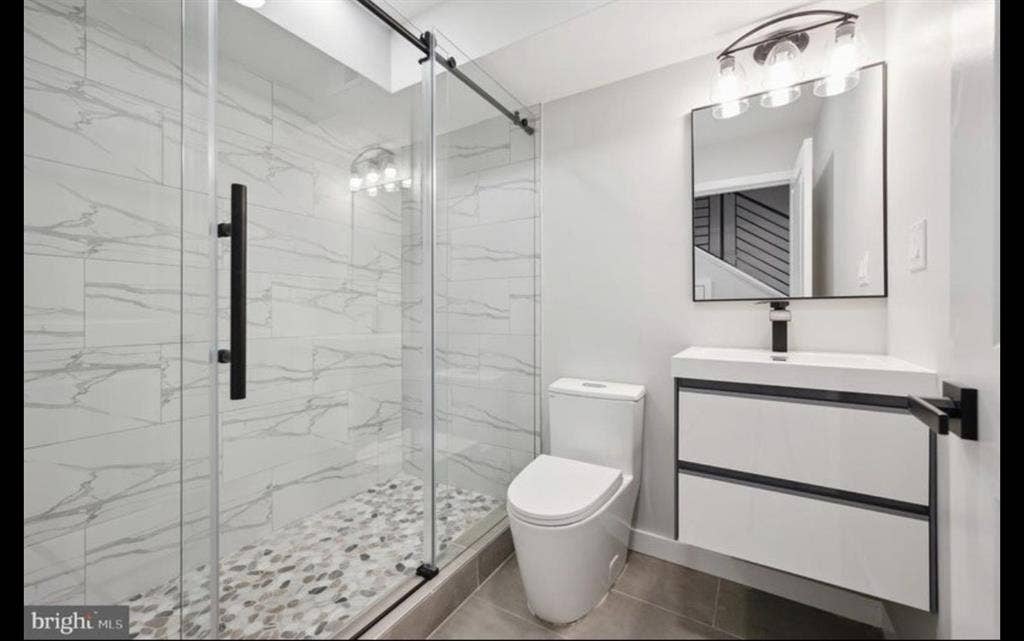 LEASE TAKEOVER FOR A PRIVATE ROOM