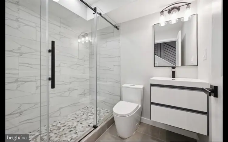 LEASE TAKEOVER FOR A PRIVATE ROOM