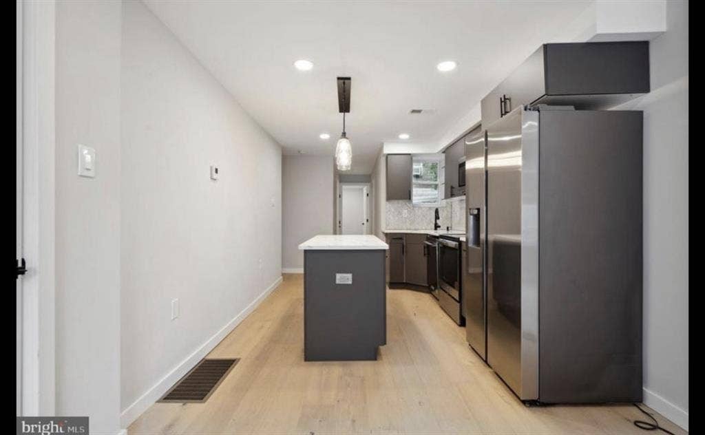 LEASE TAKEOVER FOR A PRIVATE ROOM
