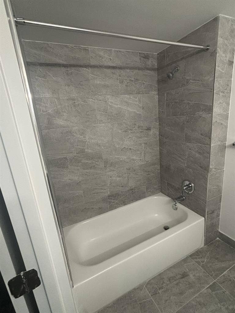 2 bed apt looking for a roommate