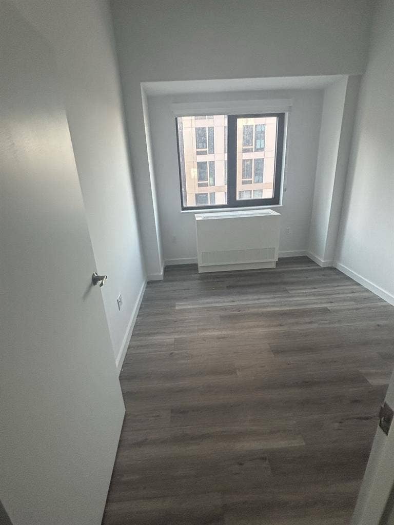 2 bed apt looking for a roommate