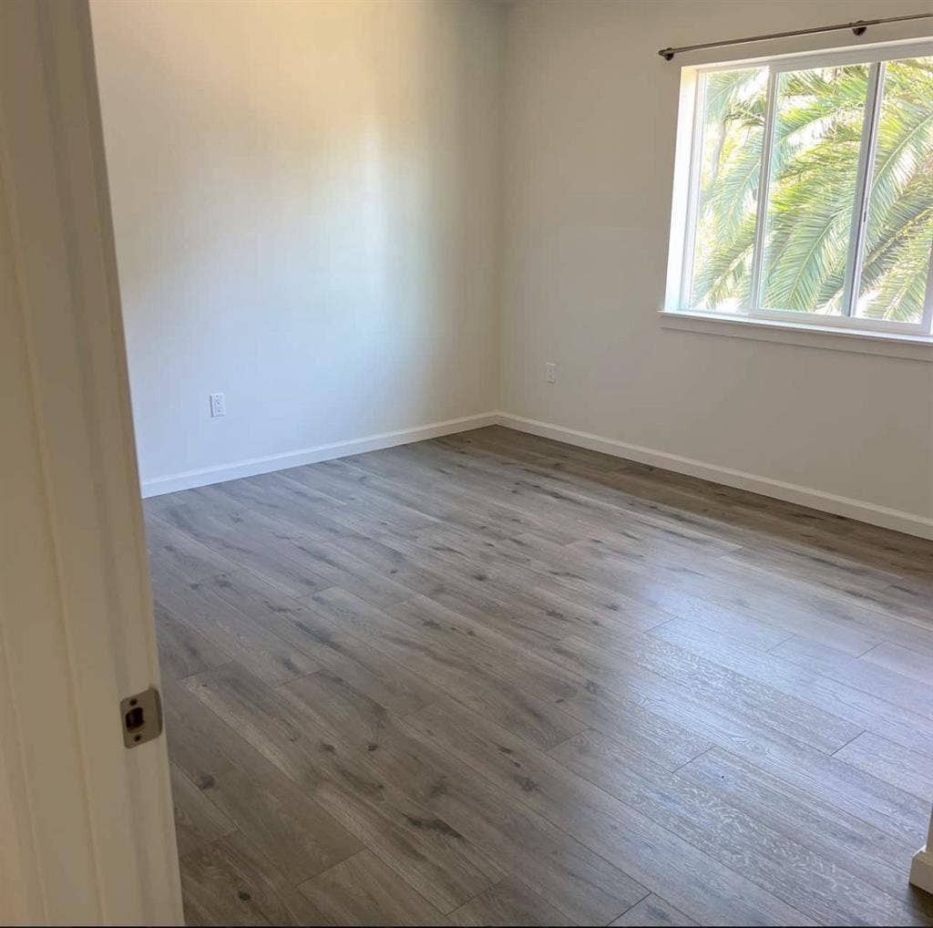 FALL SEMESTER SUBLEASE SINGLE ROOM