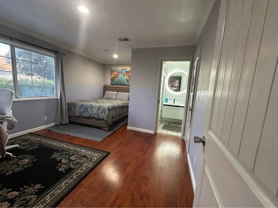 1 bedroom & private bath for rent