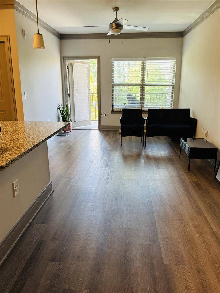 Looking for a female roommate