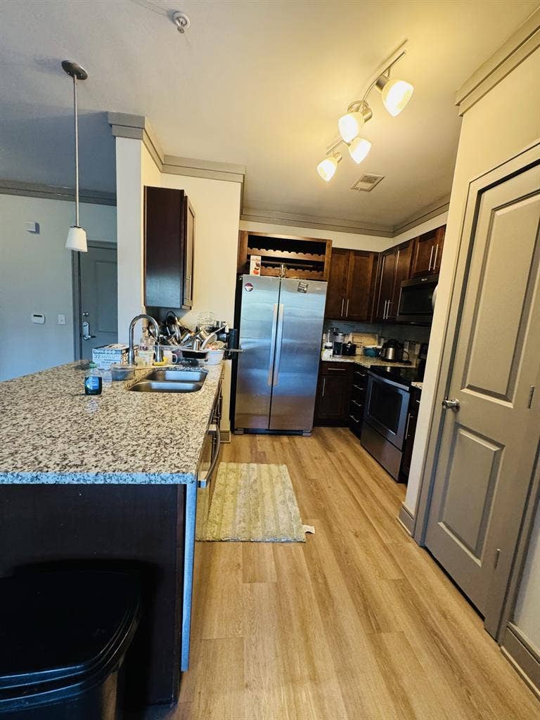 Looking for a female roommate