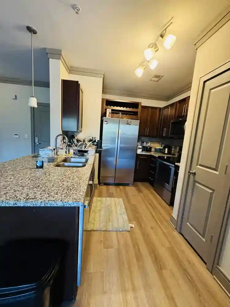 Looking for a female roommate
