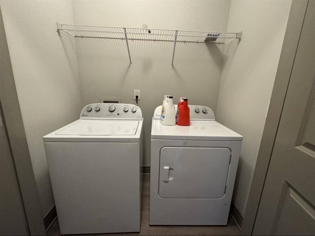 Looking for a female roommate
