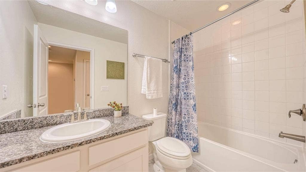 ROOMMATE WANTED IN LWR!