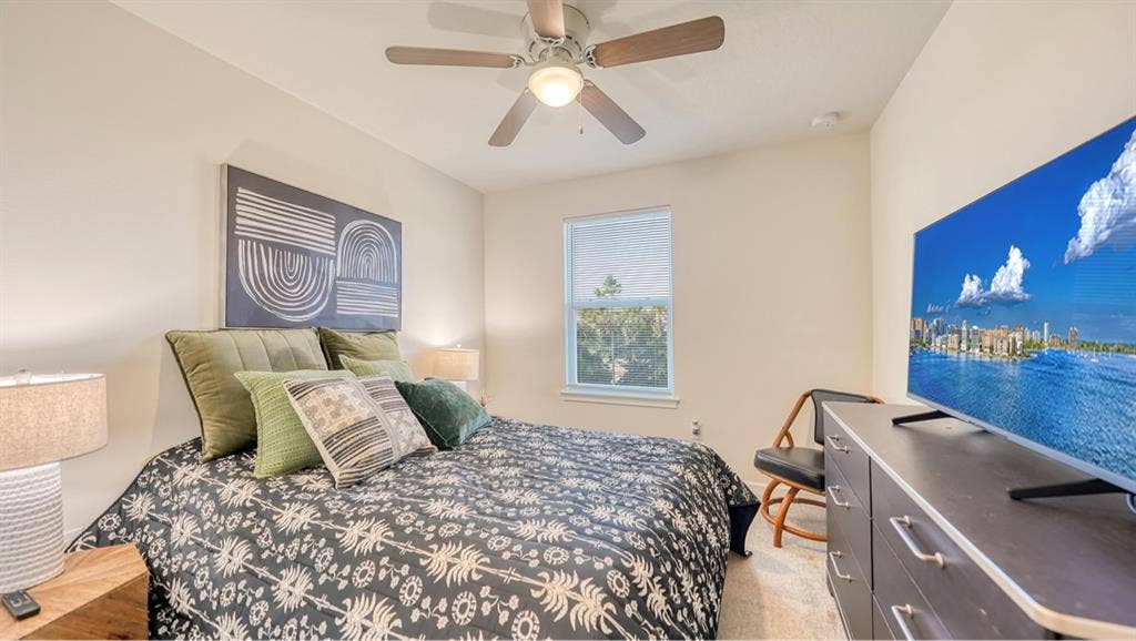 ROOMMATE WANTED IN LWR!