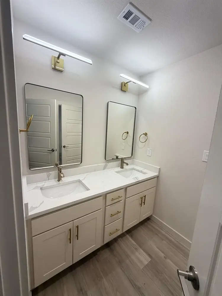 Lease Takeover! 200 off rent in Aug
