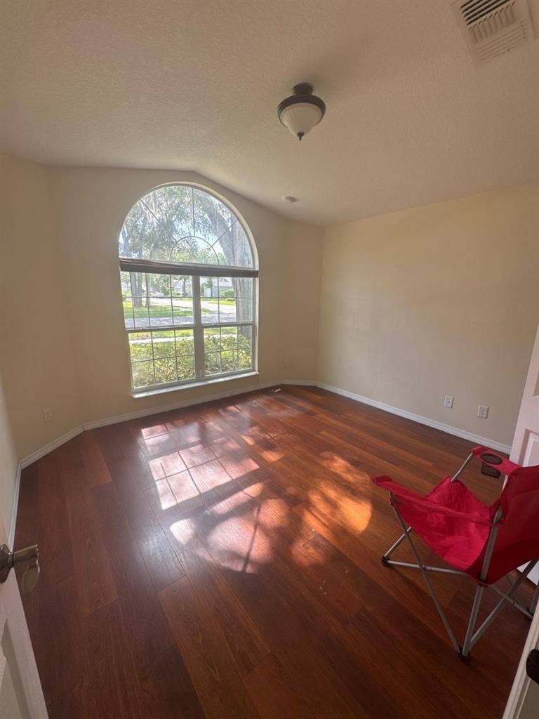 ROOM FOR RENT IN CASSELBERRY AREA