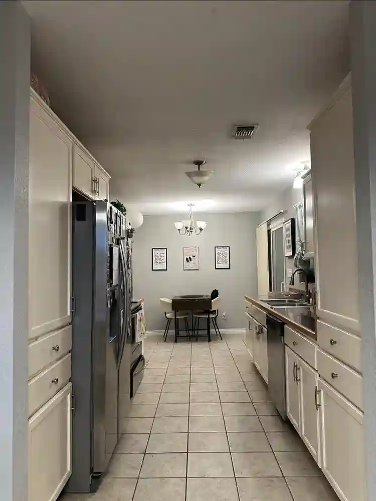 Looking for Female Roommate