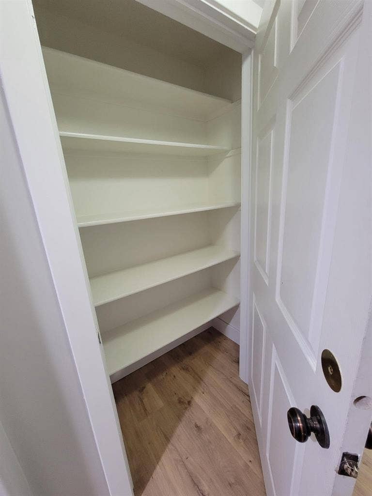 Basement Apartment Private Room