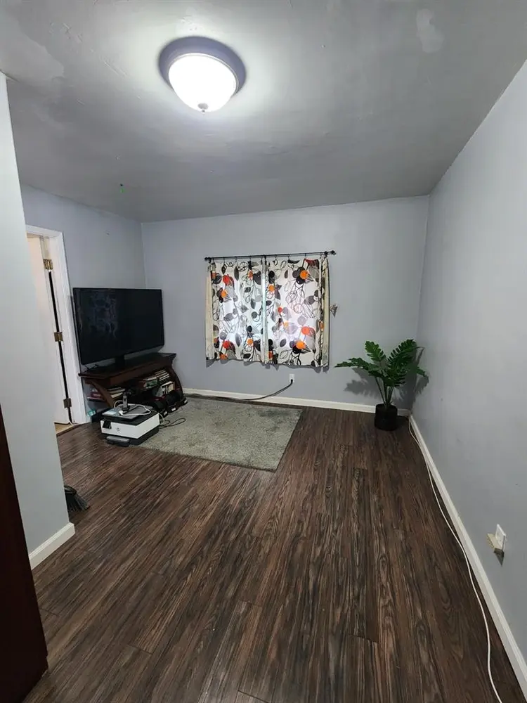 Roommate needed November 1st