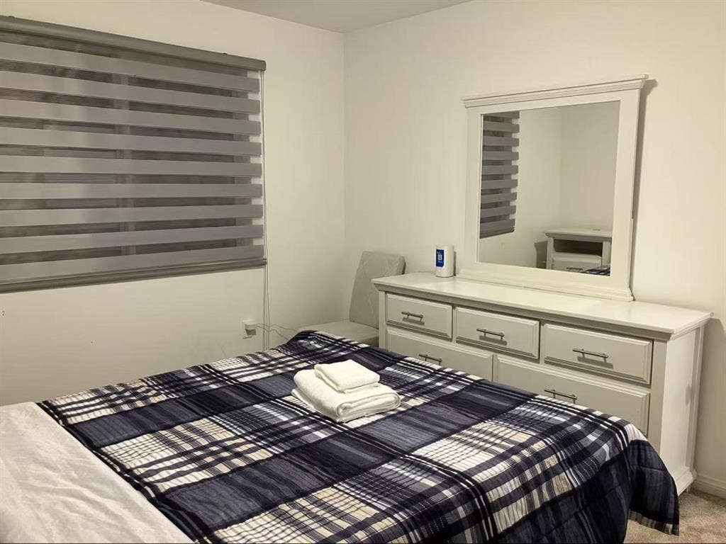 Clean & quiet room，Private Bathroom