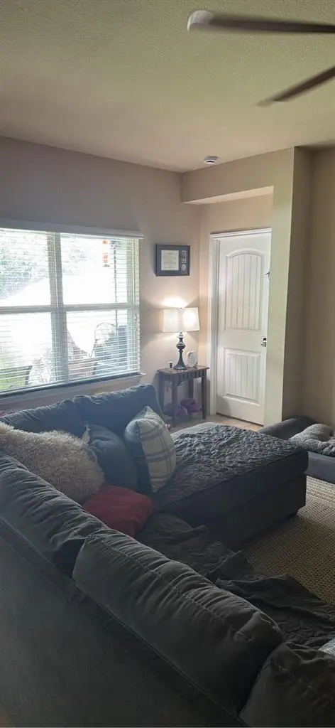 Private BM, BT, Large Walkin Closet