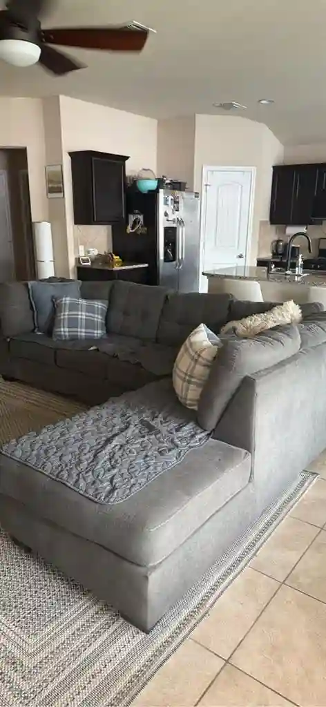 Private BM, BT, Large Walkin Closet