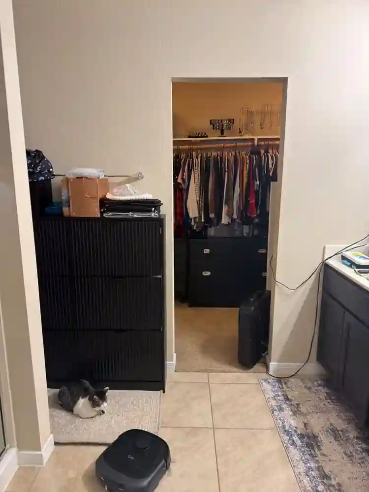 Private BM, BT, Large Walkin Closet