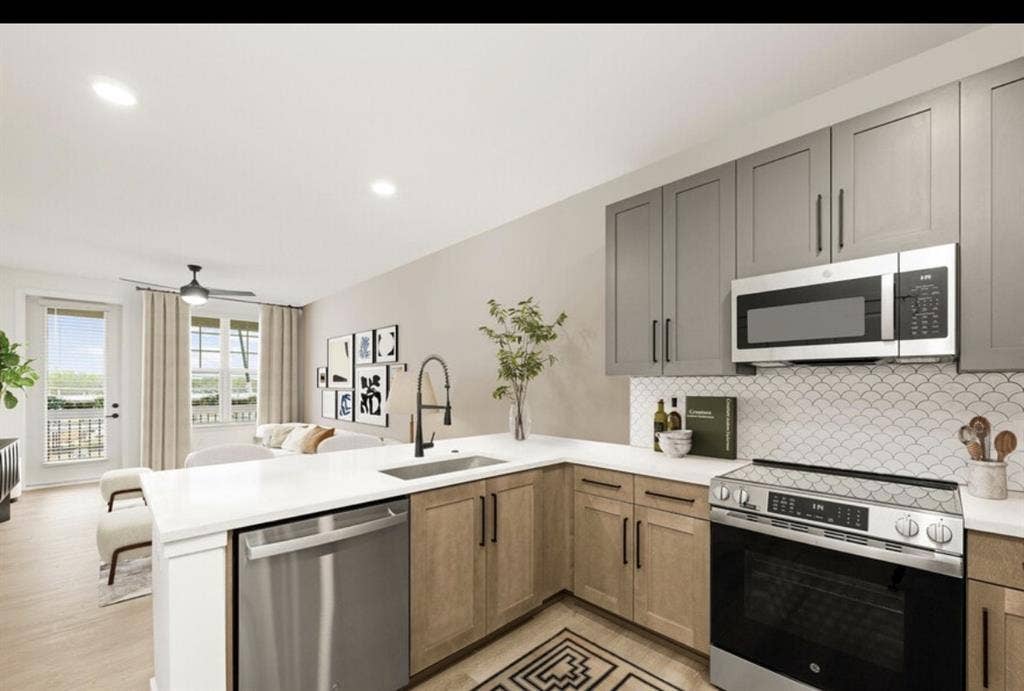 DM for Video of 1bed 1bath lease.