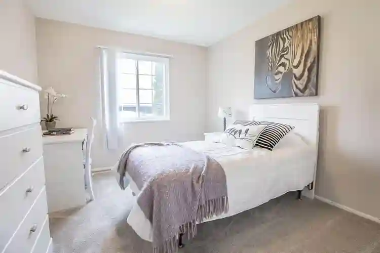 2 bedroom w/ washer & dryer