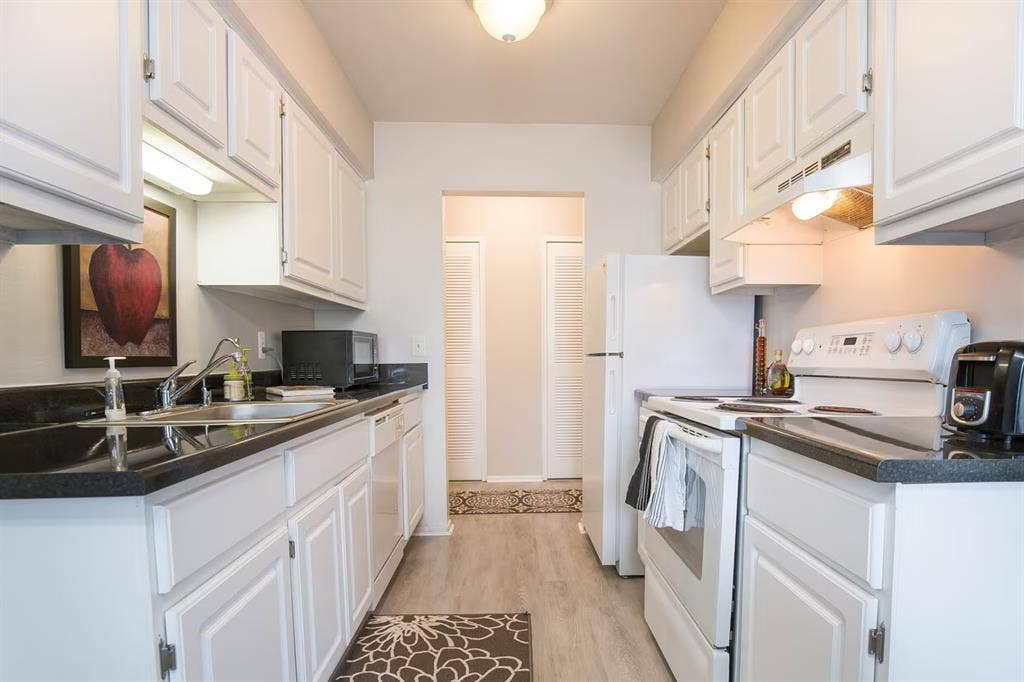 2 bedroom w/ washer & dryer