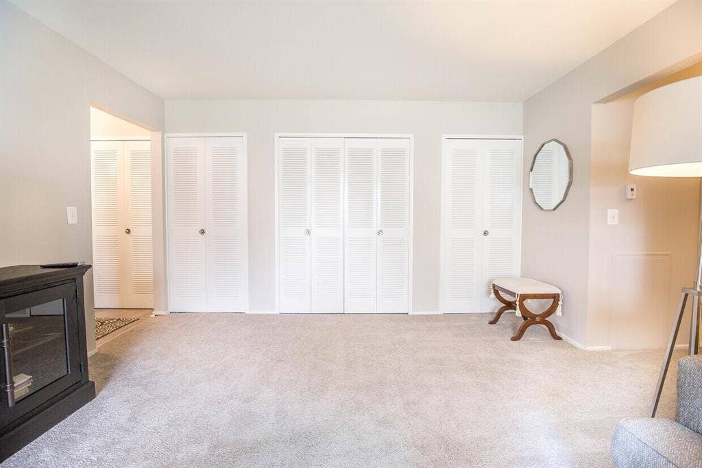 2 bedroom w/ washer & dryer