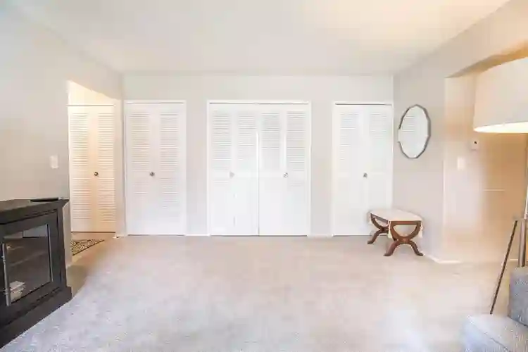 2 bedroom w/ washer & dryer