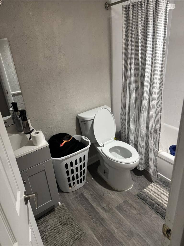 Need a Roommate ASAPP