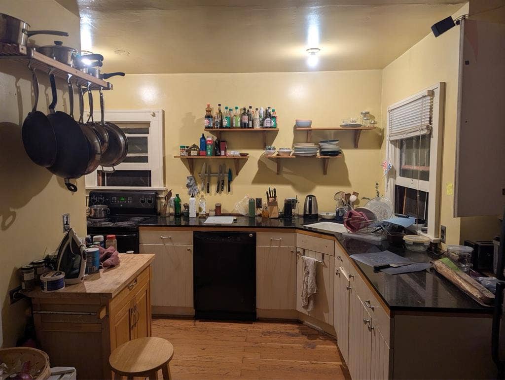 Private Room in NE Portland