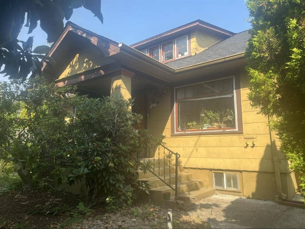 Private Room in NE Portland