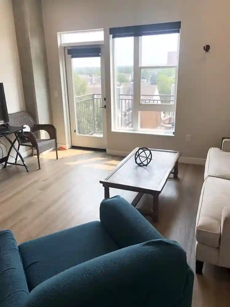 Room available in 2b2b englewood