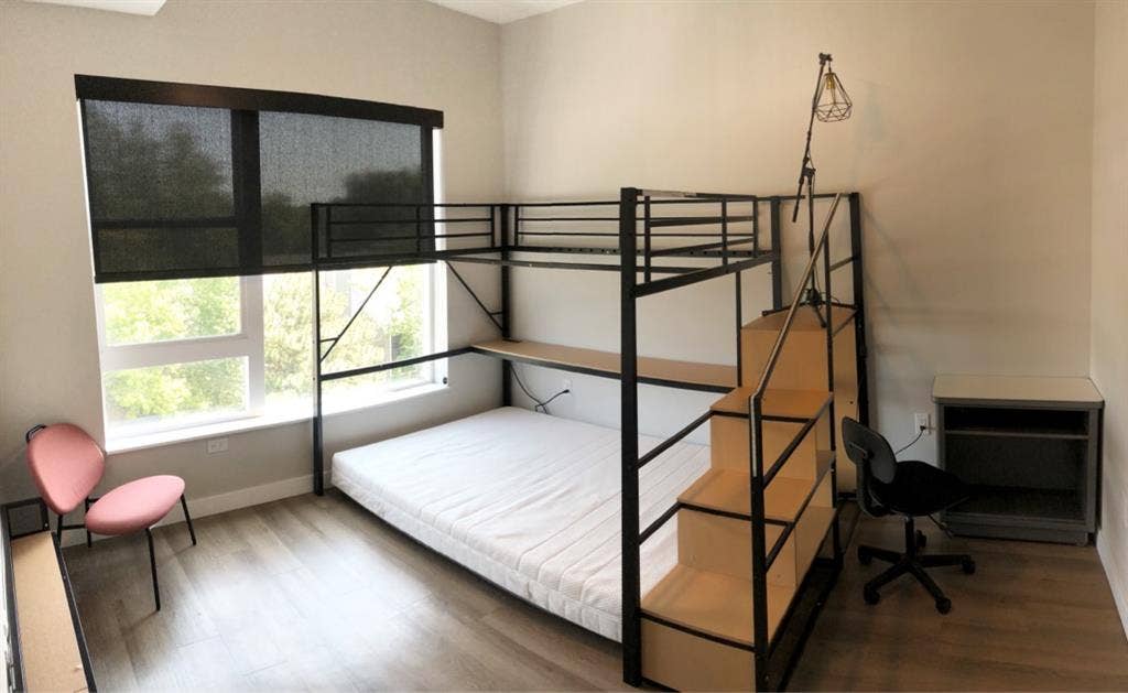 Room available in 2b2b englewood