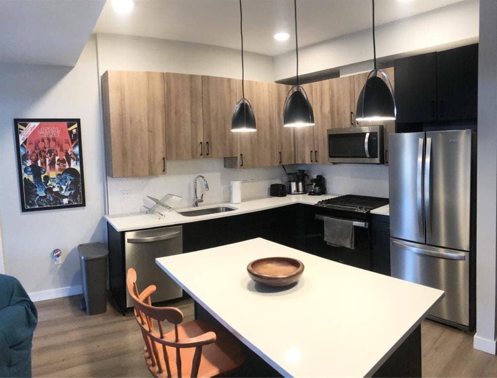 Room available in 2b2b englewood