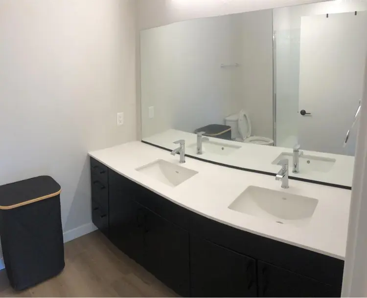 Room available in 2b2b englewood