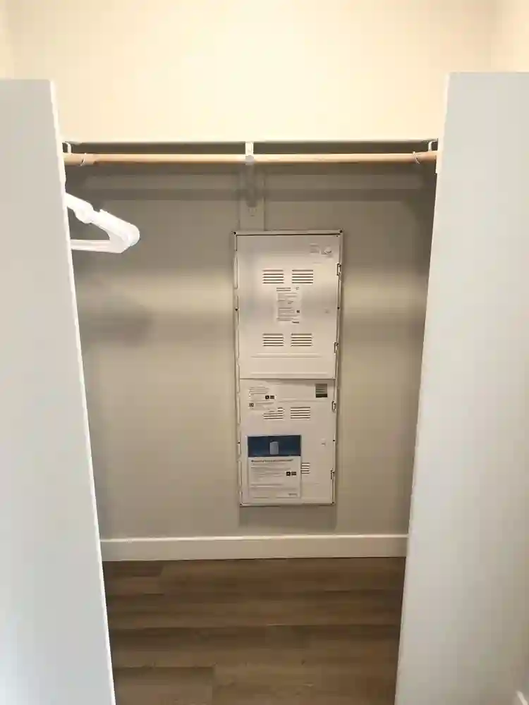 Room available in 2b2b englewood